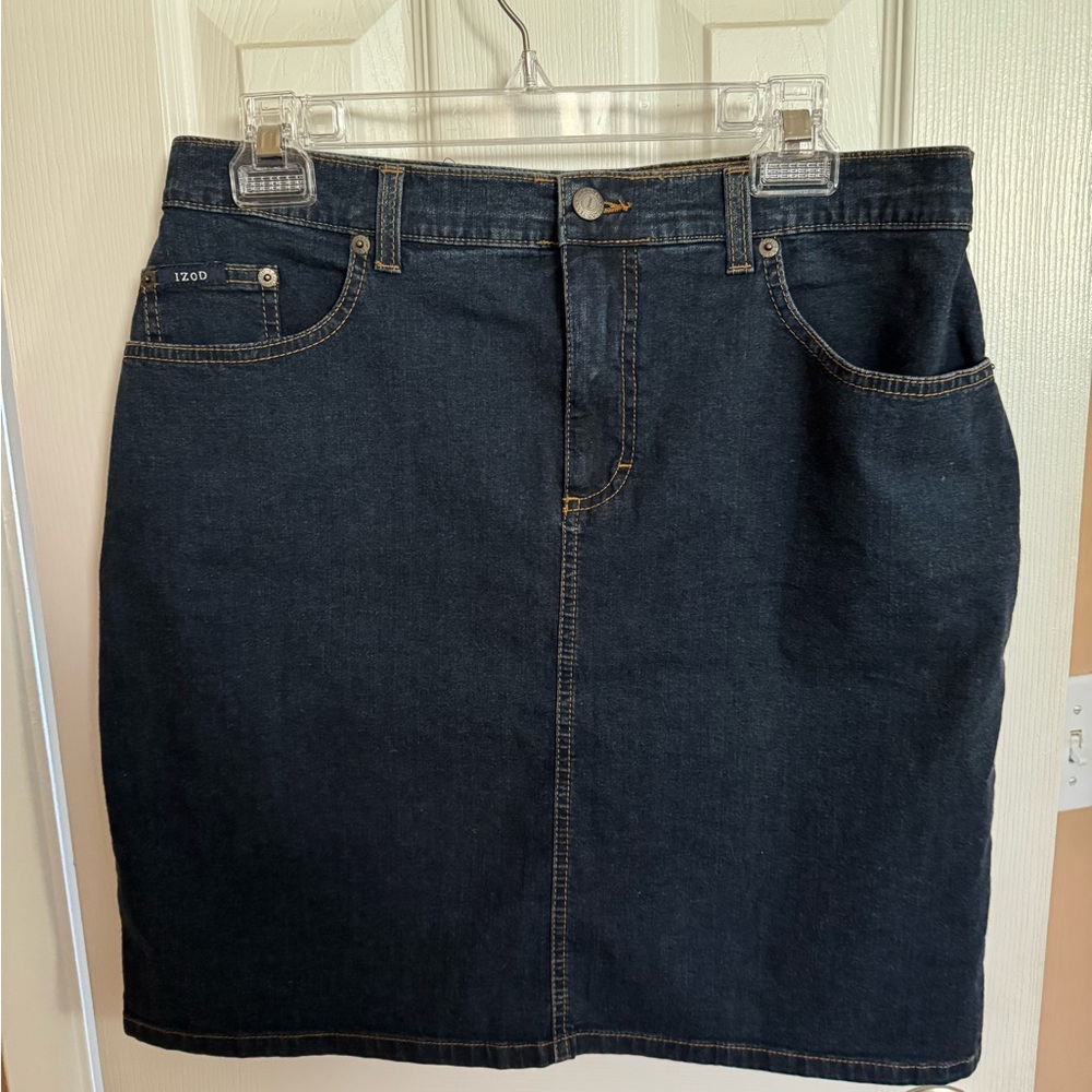 Izod denim skirt size 8